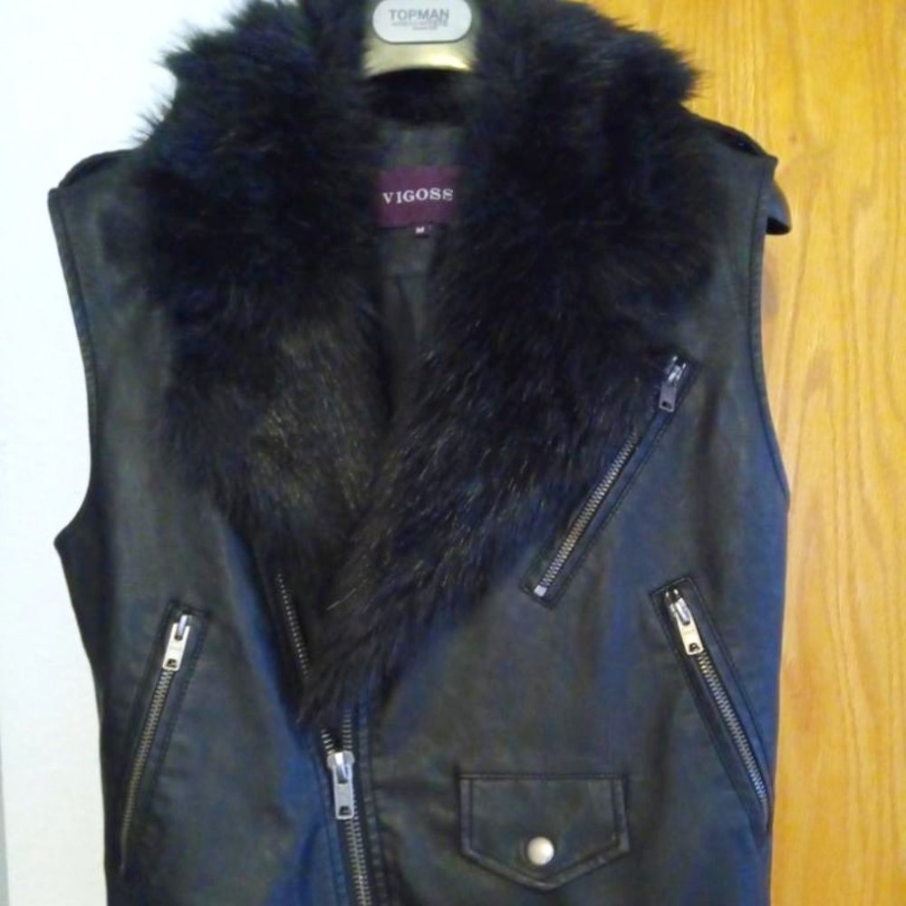 Vigoss faux leather vest with removeable faux fur collar